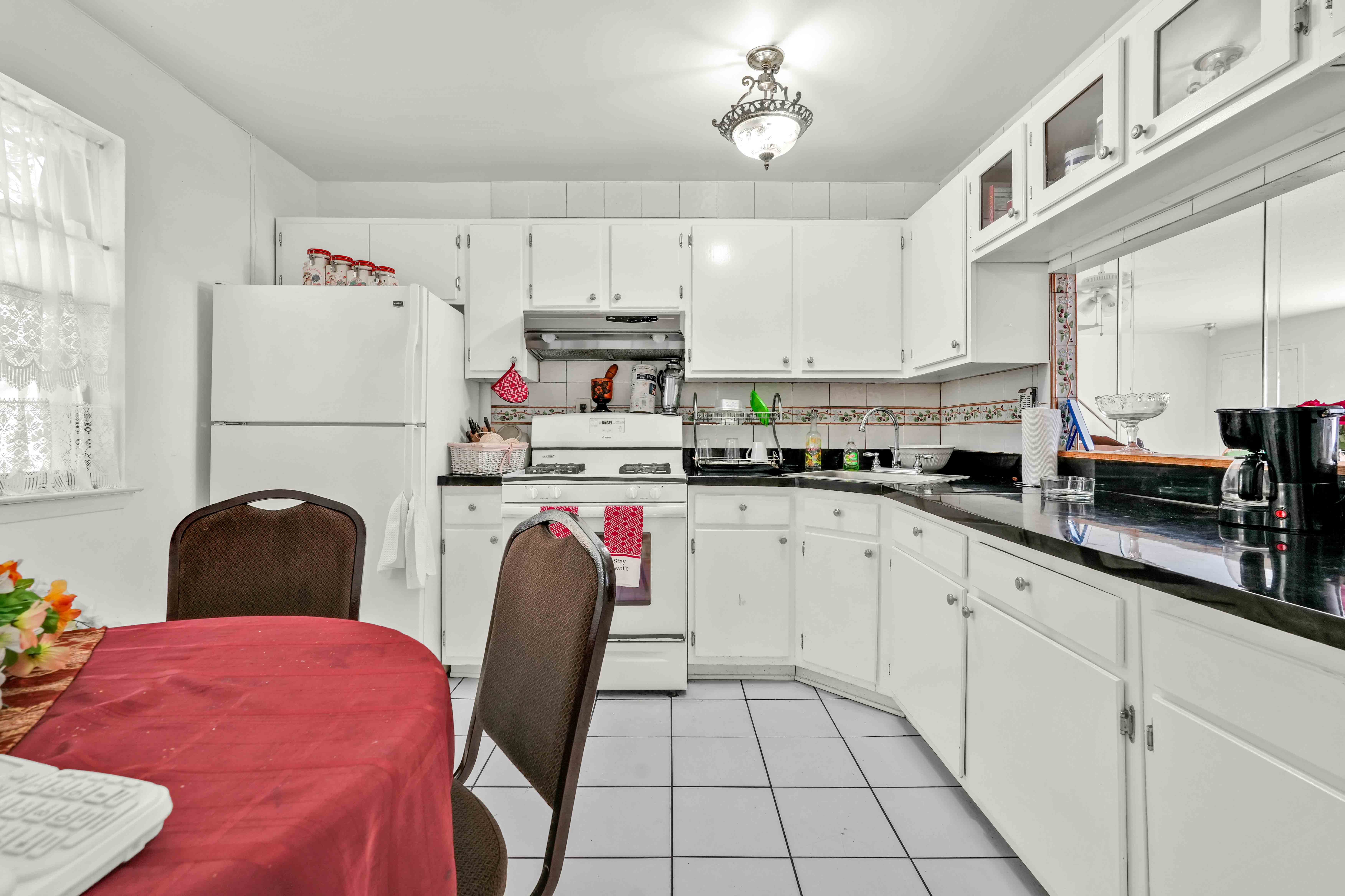 Bronx, New York, 10455, United States, 3 Bedrooms Bedrooms, ,2 BathroomsBathrooms,Residential,For Sale,1931439
