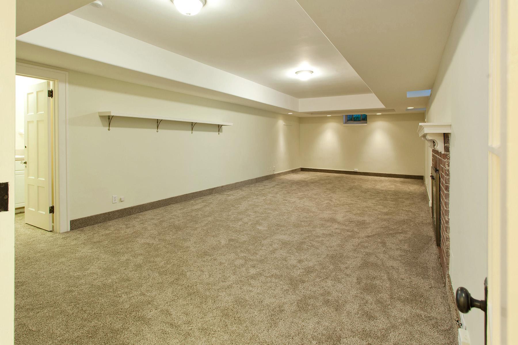 Minneapolis, Minnesota, 55403, United States, 3 Bedrooms Bedrooms, ,2 BathroomsBathrooms,Residential,For Sale,1714237