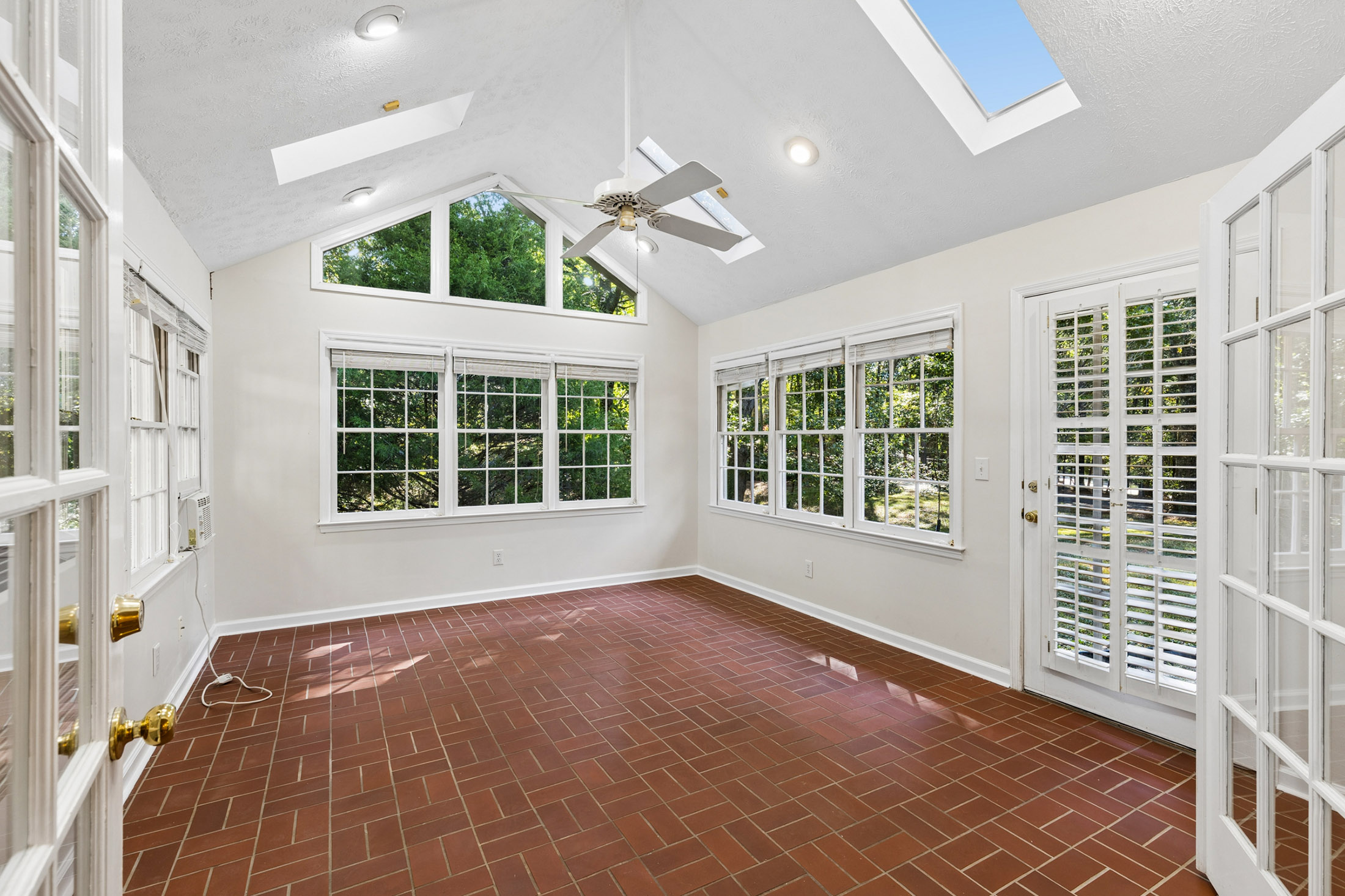  A Rare Opportunity to Enjoy Estate-Style Living in Sought-After Woodstock - 物件實景