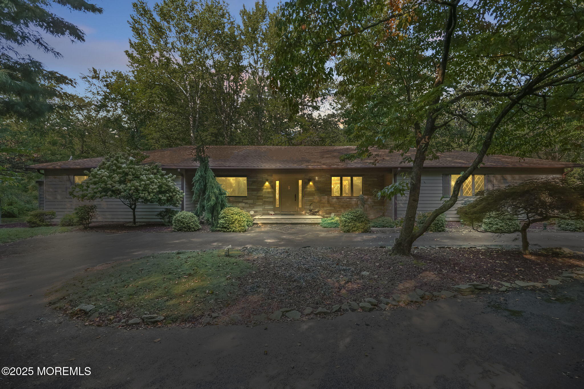 Manalapan, New Jersey, 07726, United States, 3 Bedrooms Bedrooms, ,3 BathroomsBathrooms,Residential,For Sale,1940205