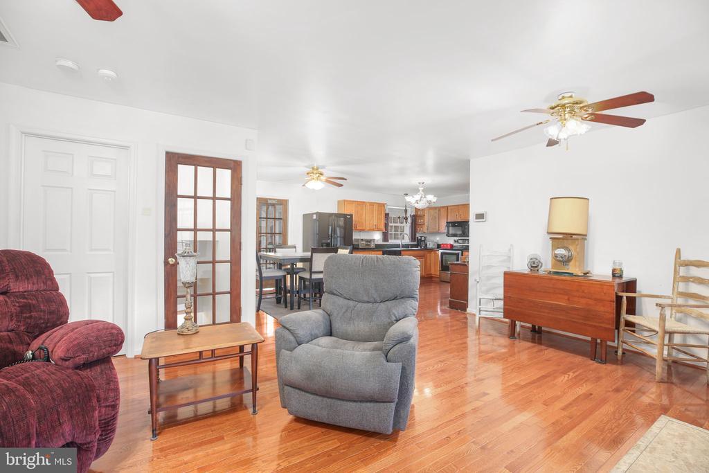 Fredericksburg, Virginia, 22405, United States, 4 Bedrooms Bedrooms, ,4 BathroomsBathrooms,Residential,For Sale,1993121