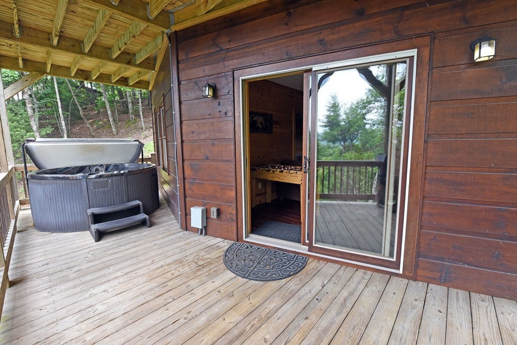 Blue Ridge, Georgia, 30513, United States, 3 Bedrooms Bedrooms, ,2 BathroomsBathrooms,Residential,For Sale,1859730