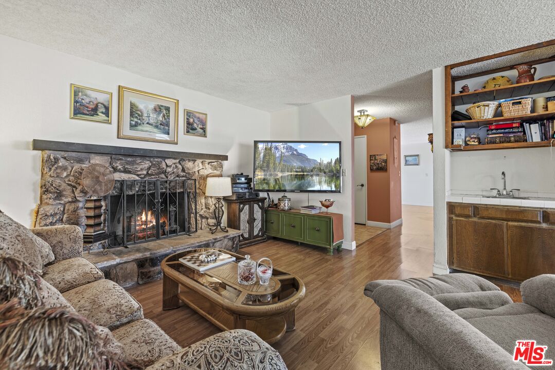 Acton, California, 93510, United States, 4 Bedrooms Bedrooms, ,3 BathroomsBathrooms,Residential,For Sale,1897411