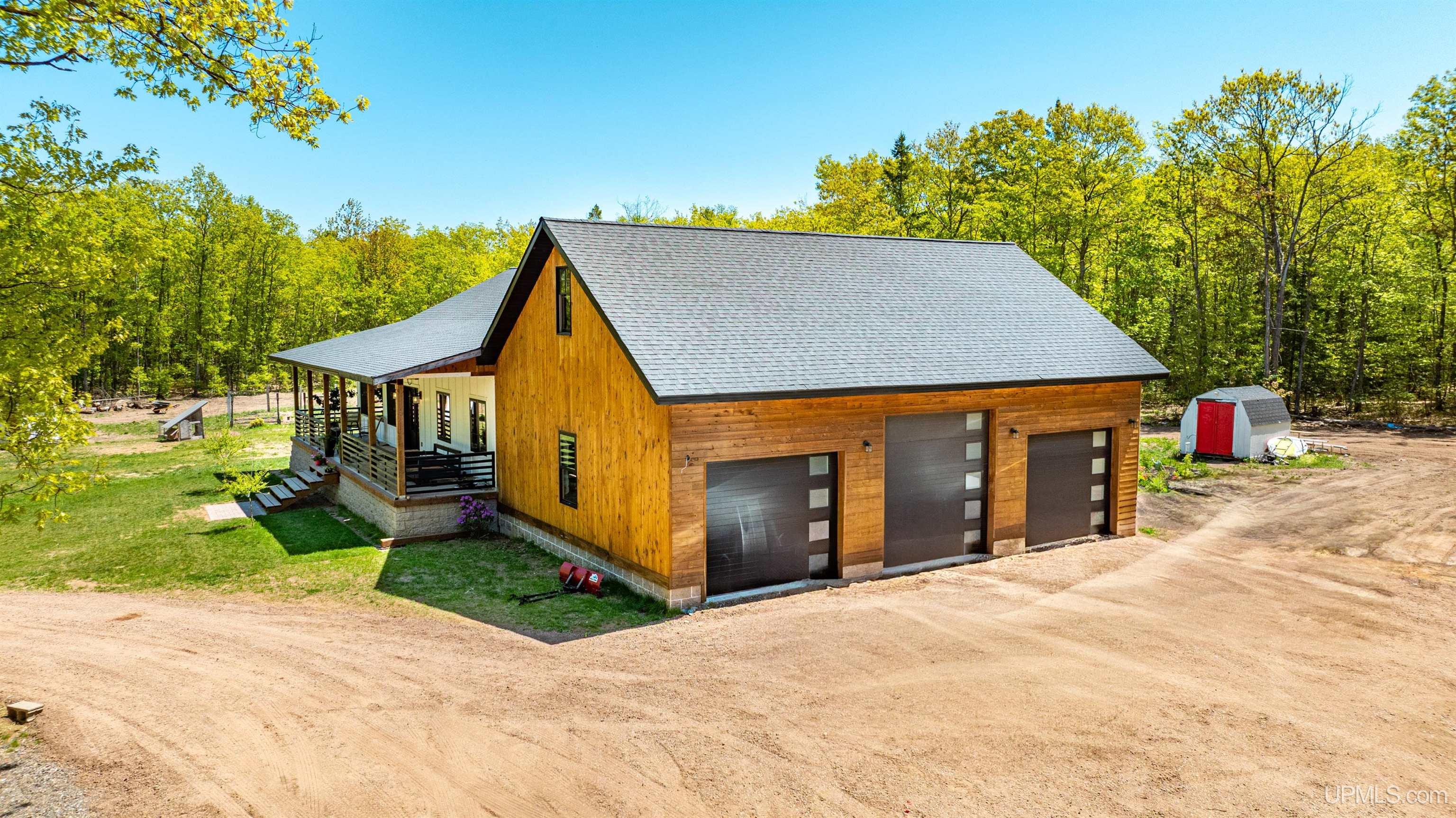 Hancock, Michigan, 49930, United States, 5 Bedrooms Bedrooms, ,3 BathroomsBathrooms,Residential,For Sale,1920535