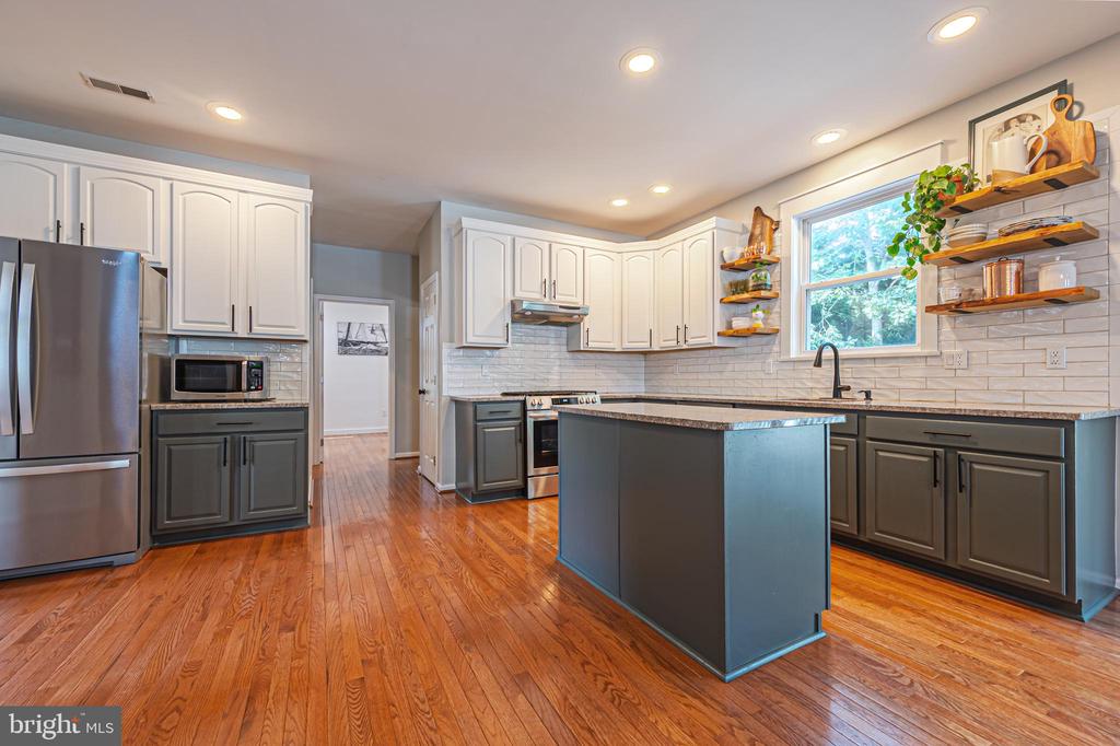 Egg Harbor Township, New Jersey, 08234, United States, 4 Bedrooms Bedrooms, ,3 BathroomsBathrooms,Residential,For Sale,1975981