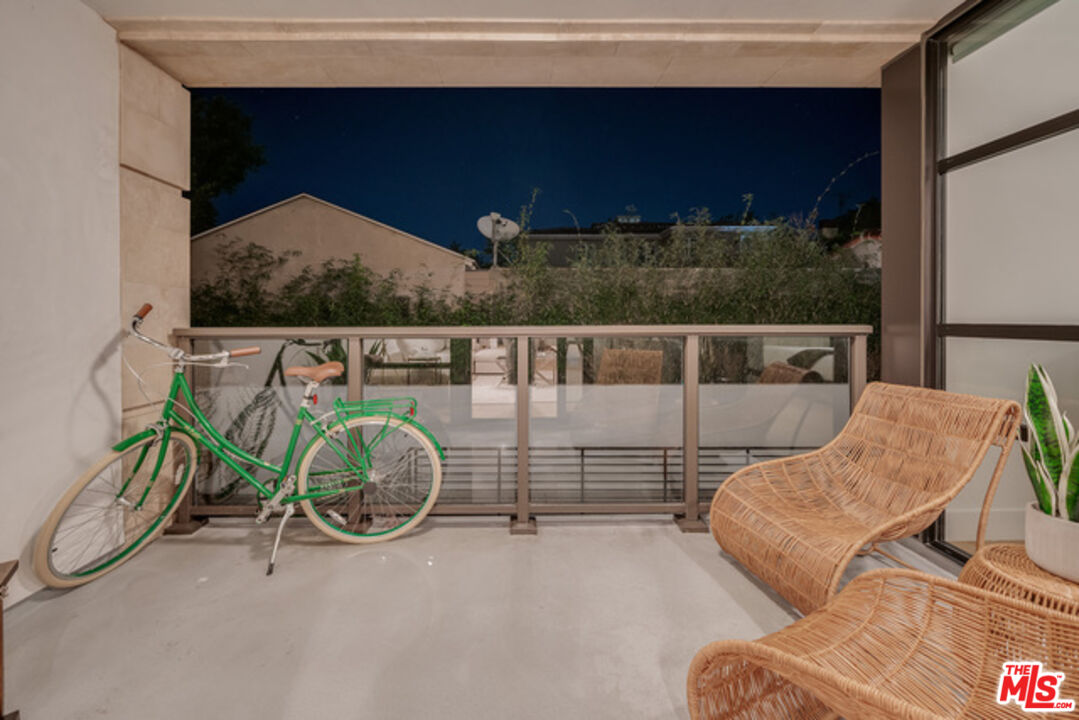 Los Angeles, California, 90024, United States, 2 Bedrooms Bedrooms, ,2 BathroomsBathrooms,Residential,For Sale,1940220