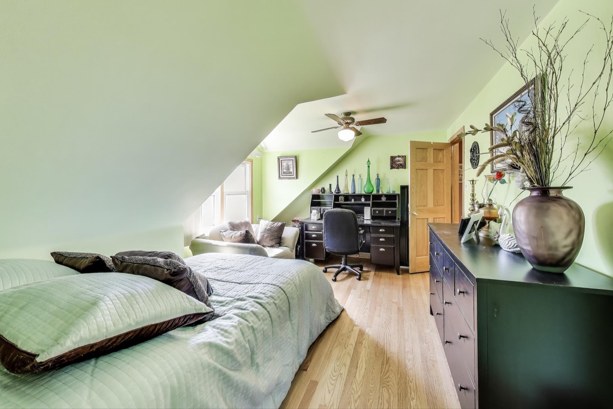 Harwood Heights, Illinois, 60706, United States, 2 Bedrooms Bedrooms, ,Residential,For Sale,1928738