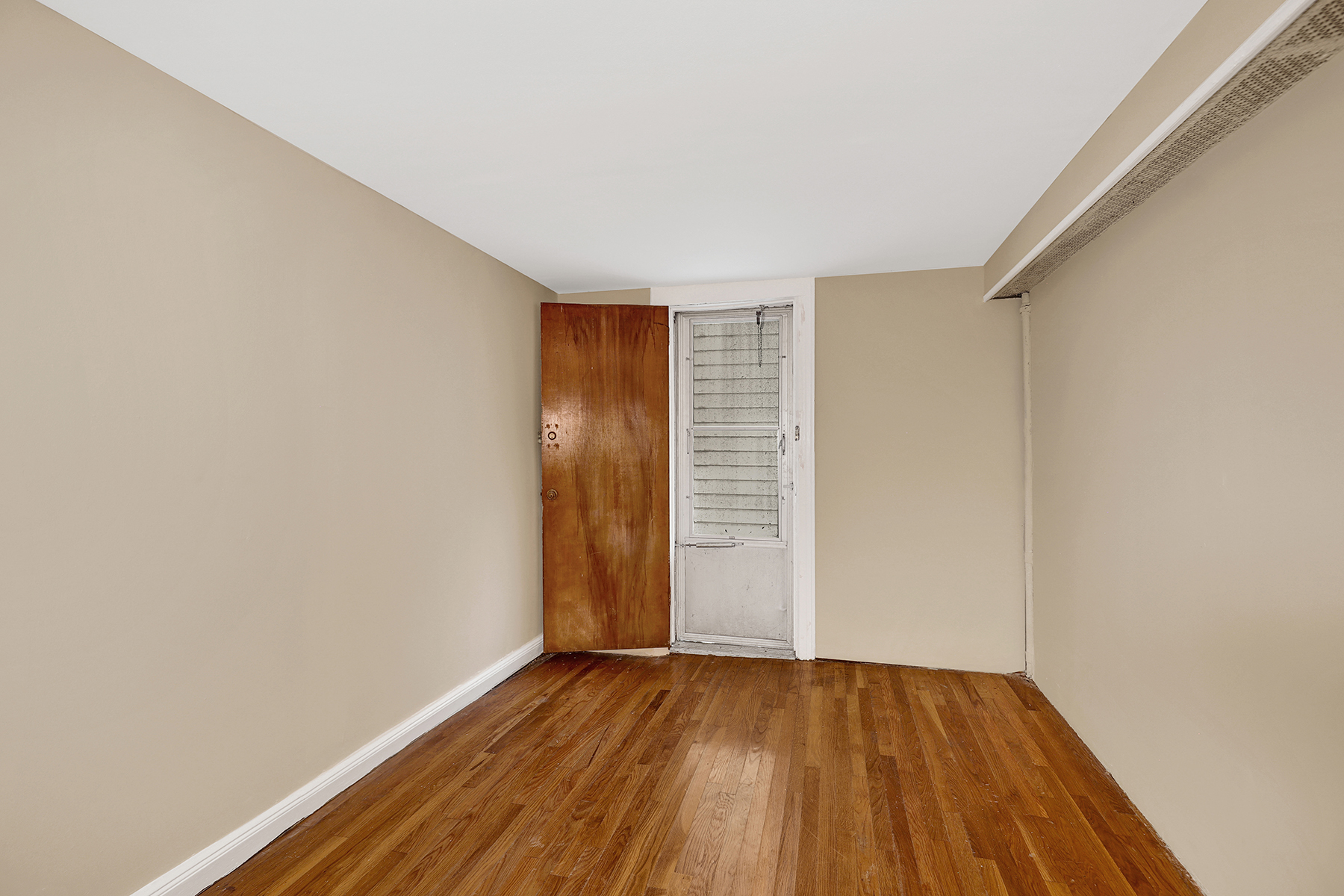 Brooklyn, New York, 11234, United States, 3 Bedrooms Bedrooms, ,2 BathroomsBathrooms,Residential,For Sale,1974509