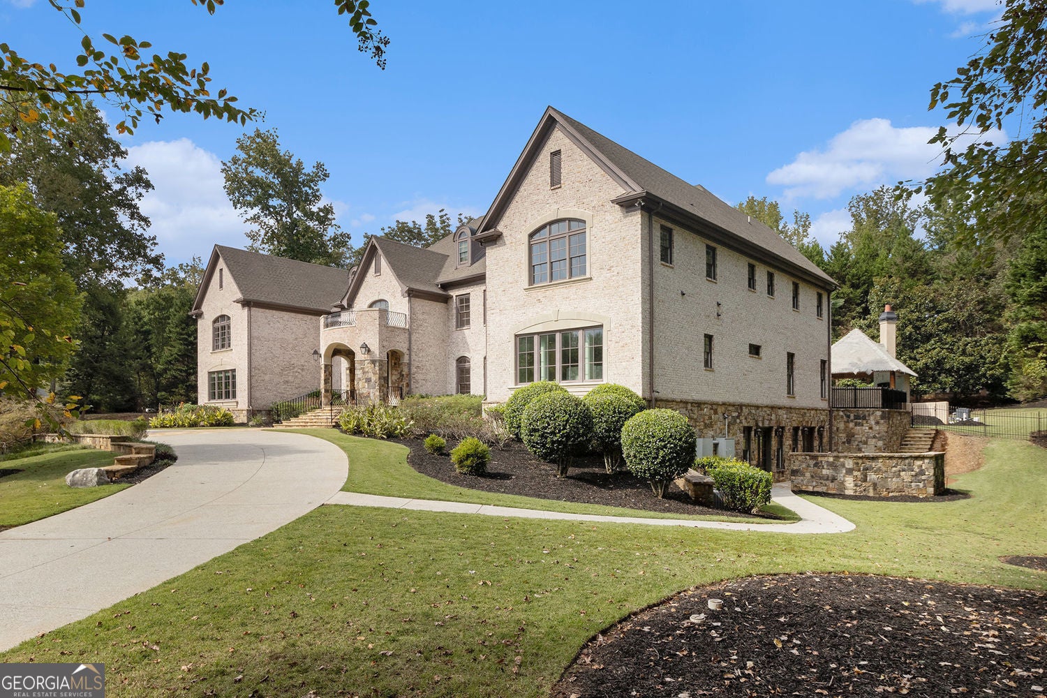 Roswell, Georgia, 30075, United States, 9 Bedrooms Bedrooms, ,15 BathroomsBathrooms,Residential,For Sale,1953234