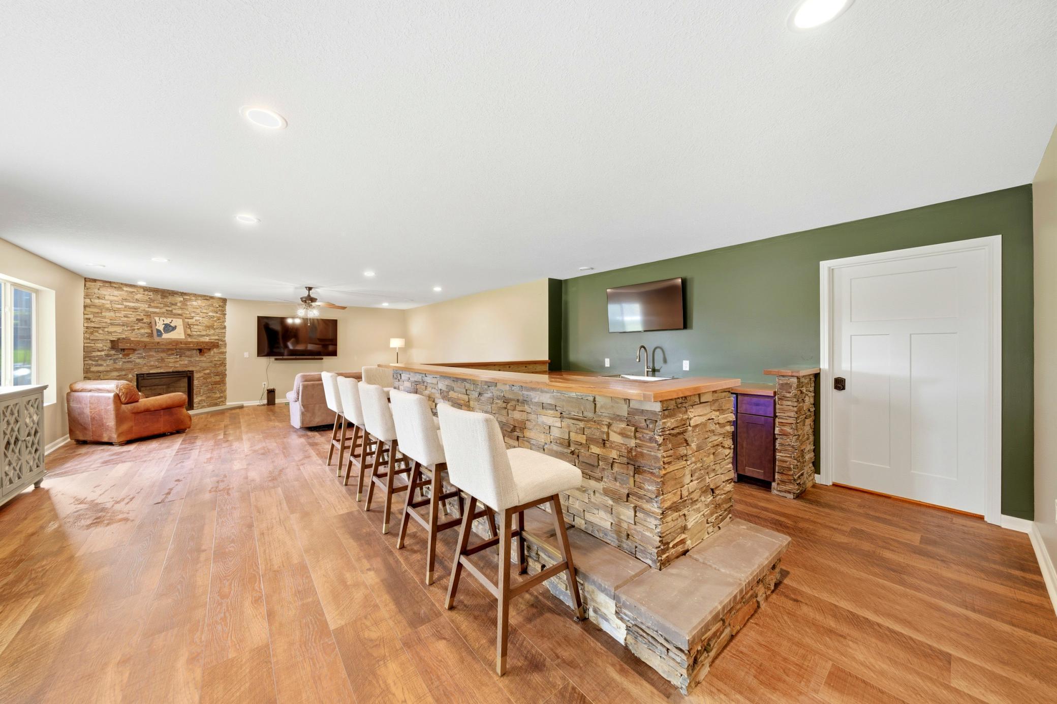 Cambridge, Minnesota, 55008, United States, 4 Bedrooms Bedrooms, ,1 BathroomBathrooms,Residential,For Sale,1963119