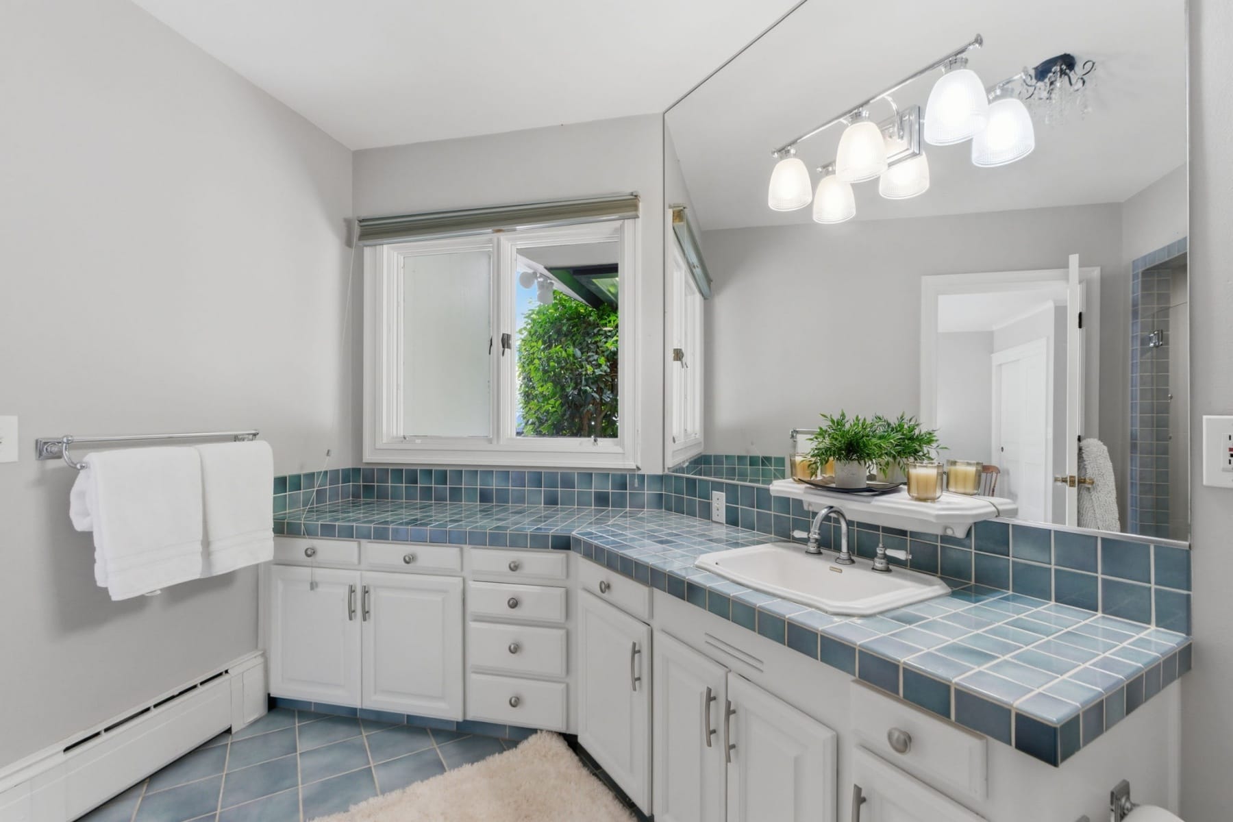  12048 SW CAFFALL LN Tigard, OR 97224 - 物件實景