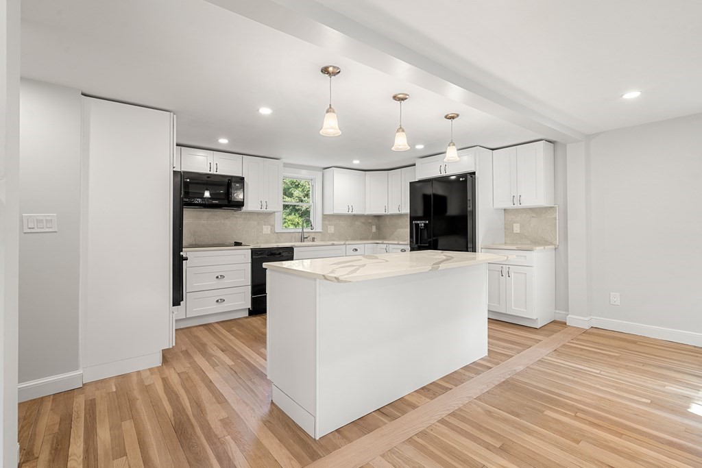 Framingham, Massachusetts, 01701, United States, 3 Bedrooms Bedrooms, ,2 BathroomsBathrooms,Residential,For Sale,1903802
