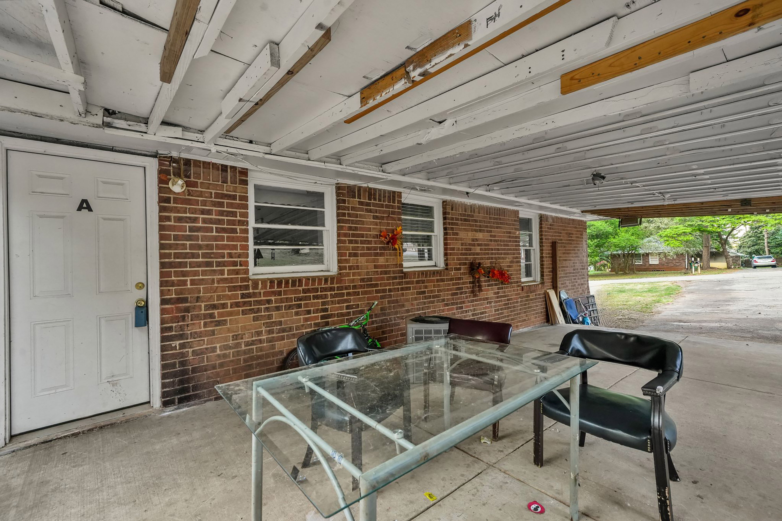  Income-Producing Duplex - 物件實景