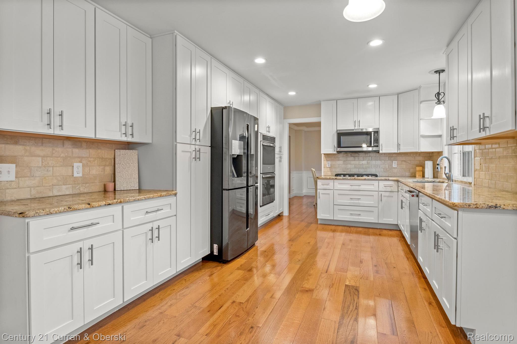 West Bloomfield Charter Township, Michigan, 48322, United States, 4 Bedrooms Bedrooms, ,3 BathroomsBathrooms,Residential,For Sale,1977559