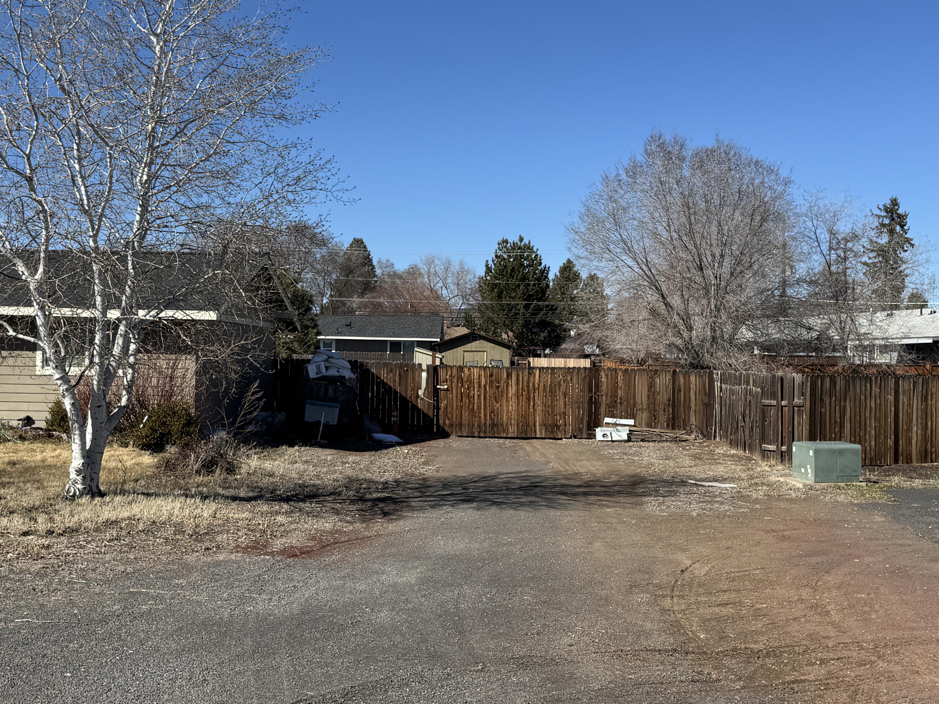 Redmond, Oregon, 97756, United States, ,Residential,For Sale,1930737