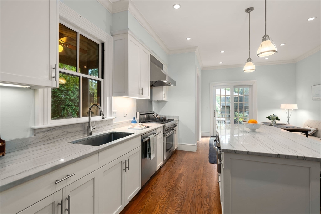 Cambridge, Massachusetts, 02140, United States, 4 Bedrooms Bedrooms, ,4 BathroomsBathrooms,Residential,For Sale,1947050