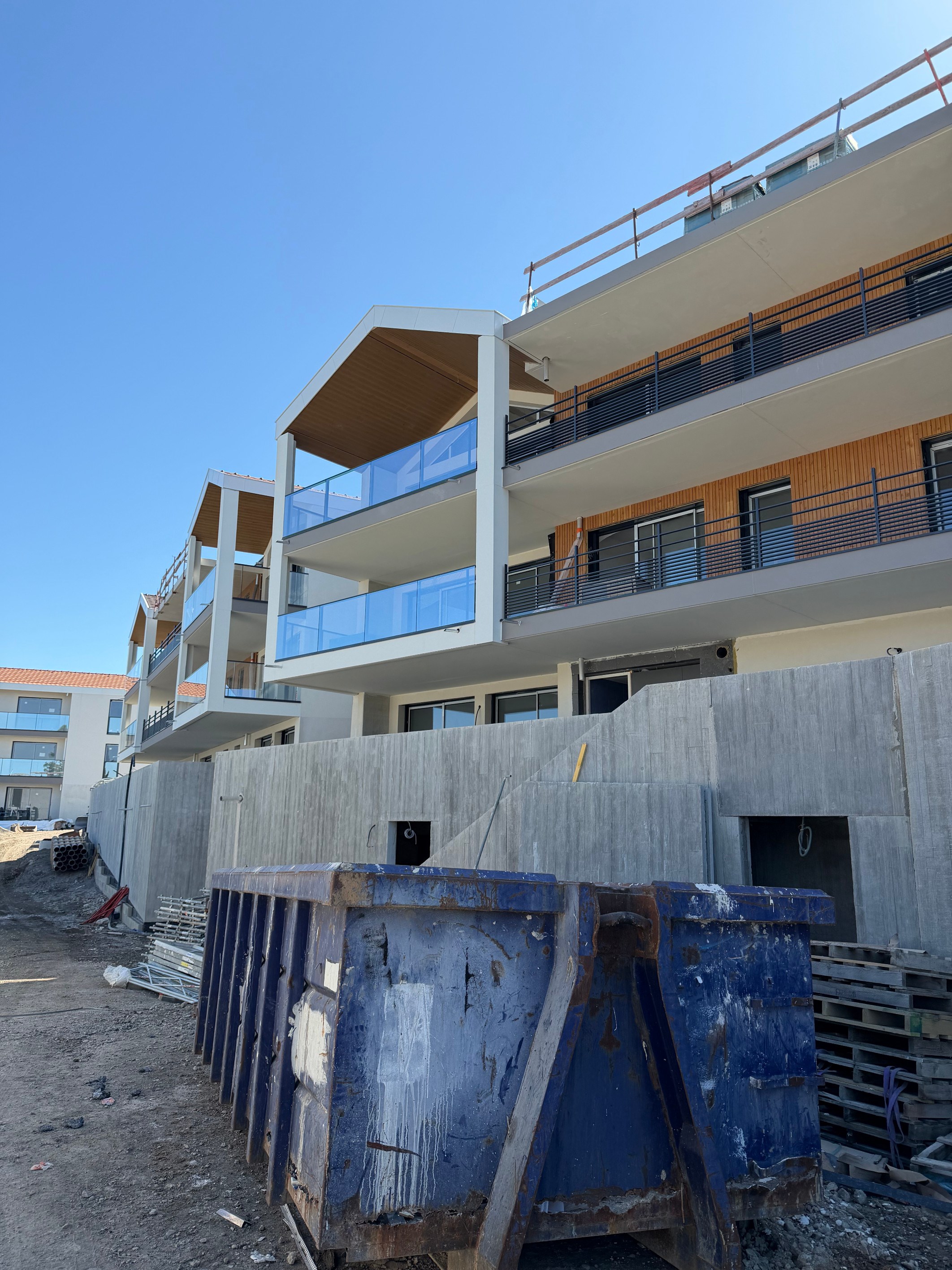  Sale PENTHOUSE WITH LAKE VIEW - 物件實景