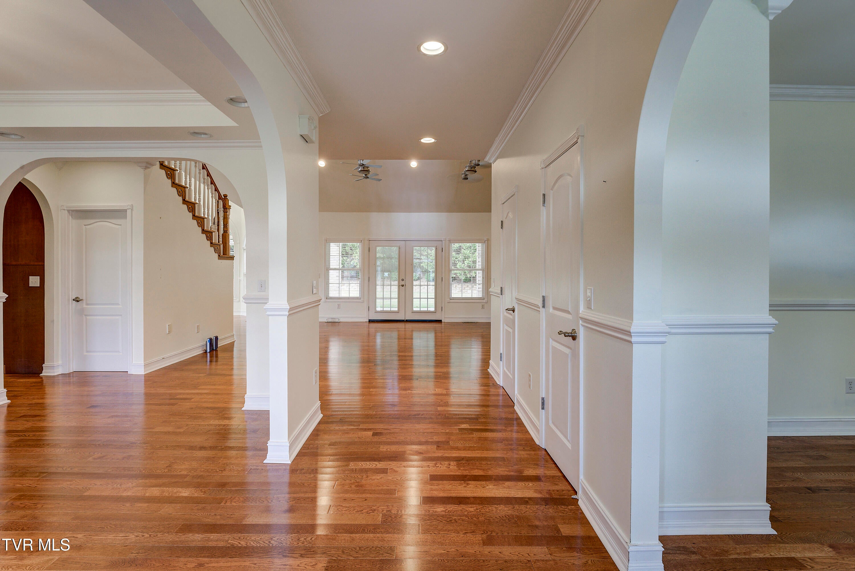 Bristol, Tennessee, 37620, United States, 4 Bedrooms Bedrooms, ,4 BathroomsBathrooms,Residential,For Sale,2001712