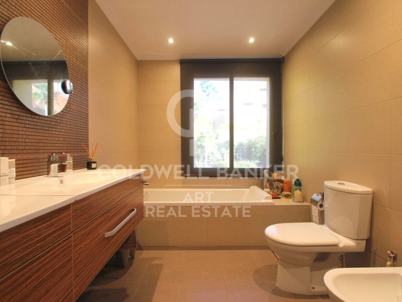 Benahavís, Andalusia, ES, 3 Bedrooms Bedrooms, ,3 BathroomsBathrooms,Residential,For Sale,1912355