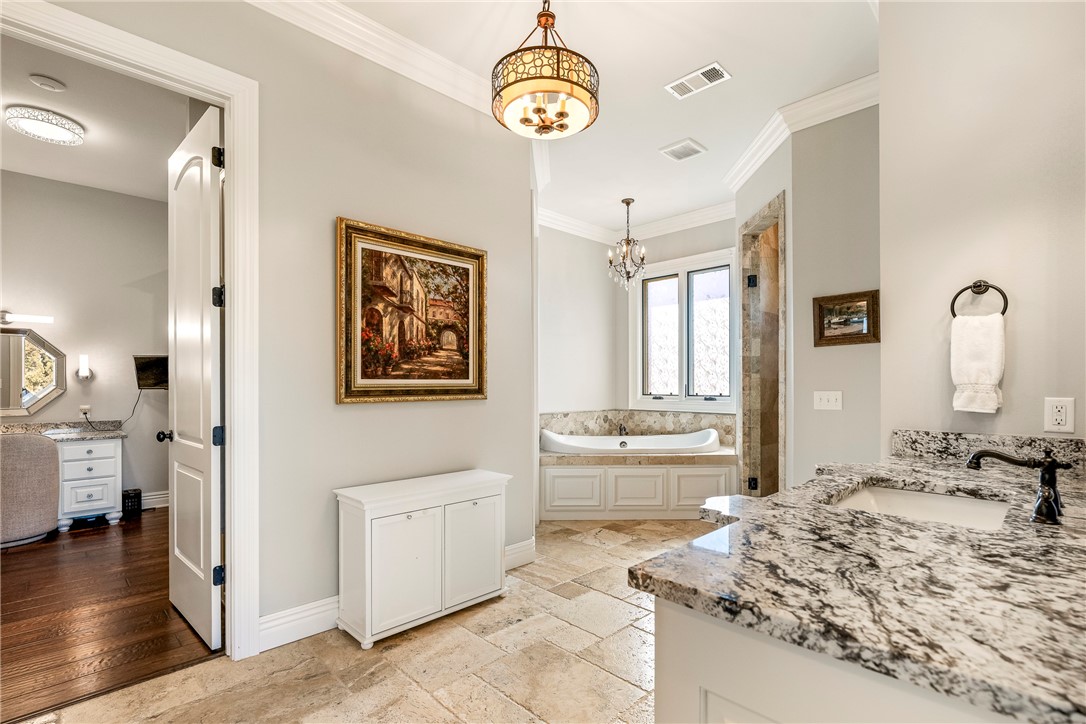 Rogers, Arkansas, 72756, United States, 4 Bedrooms Bedrooms, ,6 BathroomsBathrooms,Residential,For Sale,1987603