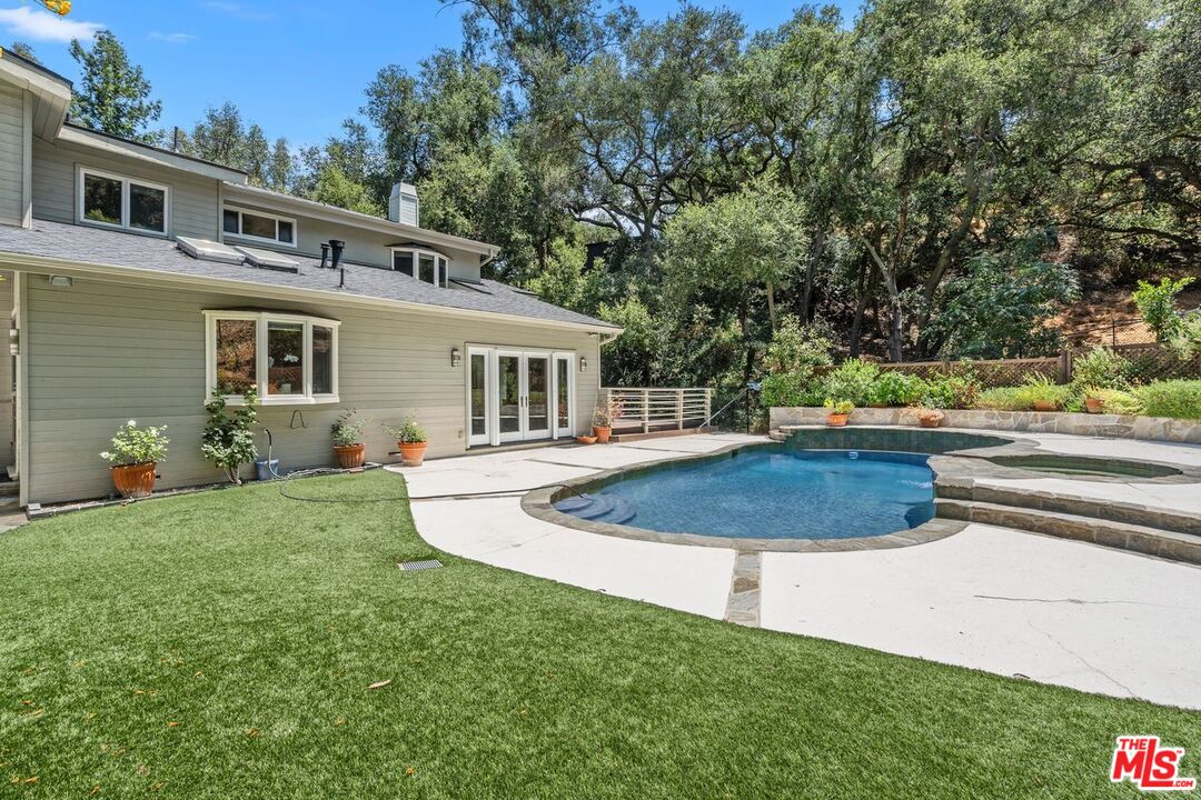 Calabasas, California, 91302, United States, 4 Bedrooms Bedrooms, ,3 BathroomsBathrooms,Residential,For Sale,1896554