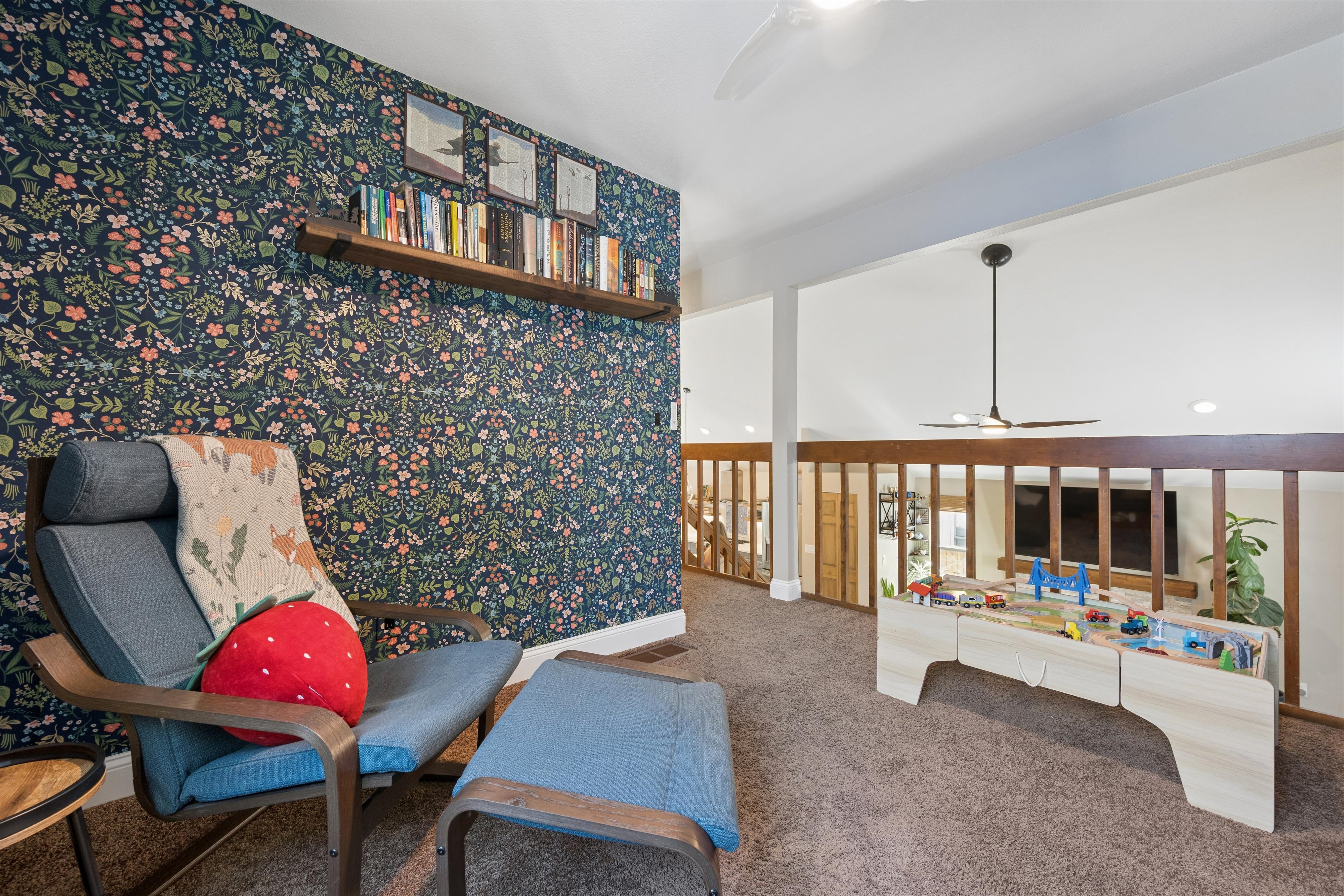  Beautifully updated home-Renovated from top to bottom with exceptional attention - 物件實景