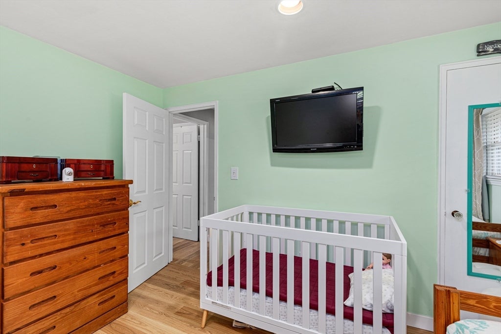 Holbrook, Massachusetts, 02343, United States, 3 Bedrooms Bedrooms, ,1 BathroomBathrooms,Residential,For Sale,1921162