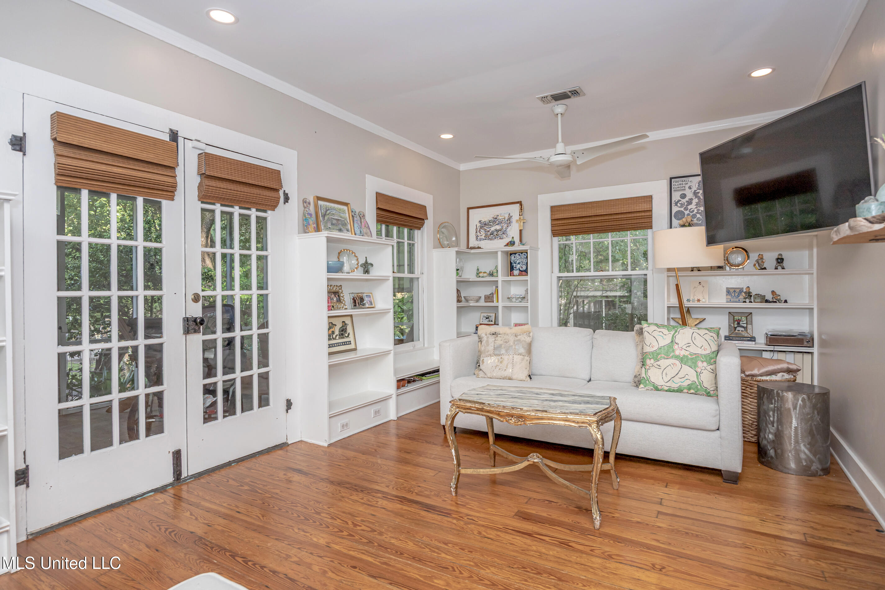 Ocean Springs, Mississippi, 39564, United States, 3 Bedrooms Bedrooms, ,2 BathroomsBathrooms,Residential,For Sale,1847227
