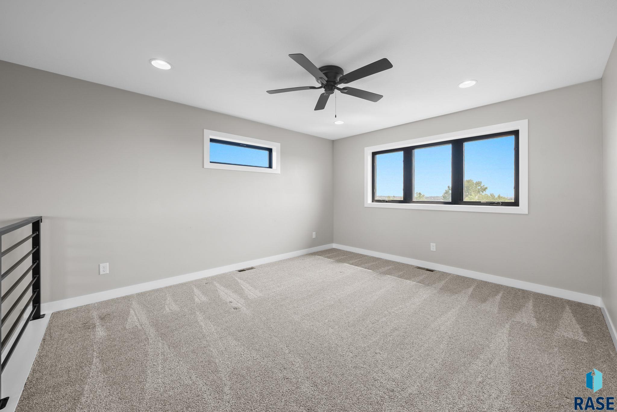 Sioux Falls, South Dakota, 57110, United States, 6 Bedrooms Bedrooms, ,4 BathroomsBathrooms,Residential,For Sale,1892157