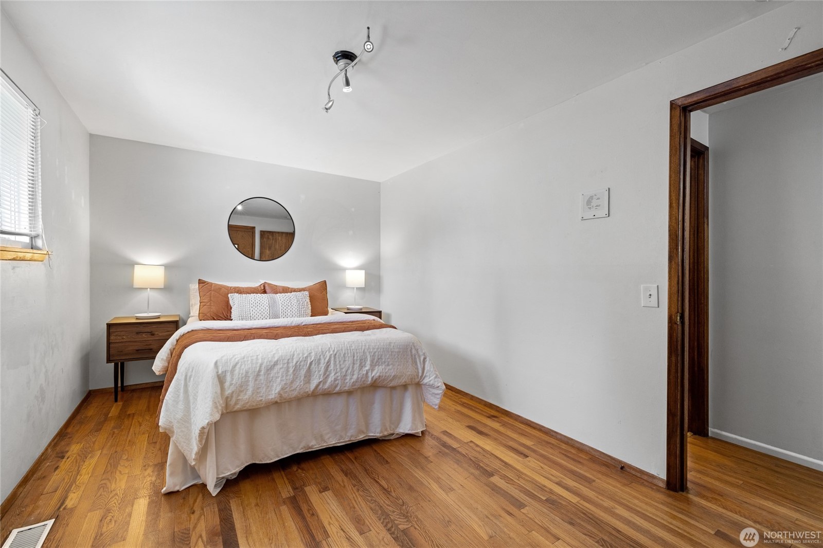 Seatac, Washington, 98188, United States, 3 Bedrooms Bedrooms, ,2 BathroomsBathrooms,Residential,For Sale,1905826