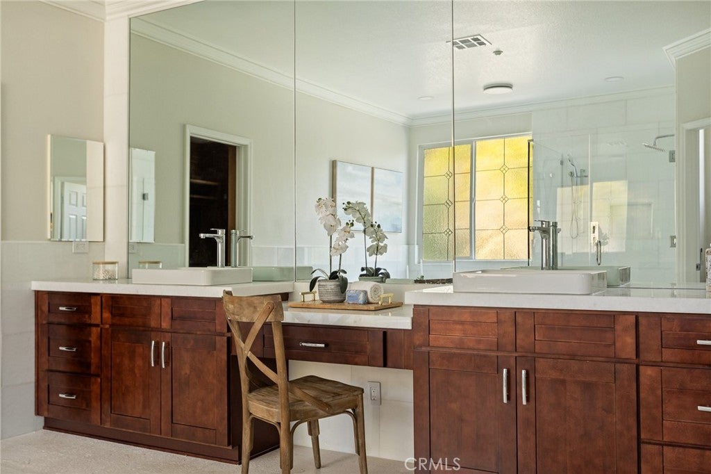 Redlands, California, 92373, United States, 4 Bedrooms Bedrooms, ,4 BathroomsBathrooms,Residential,For Sale,1979010