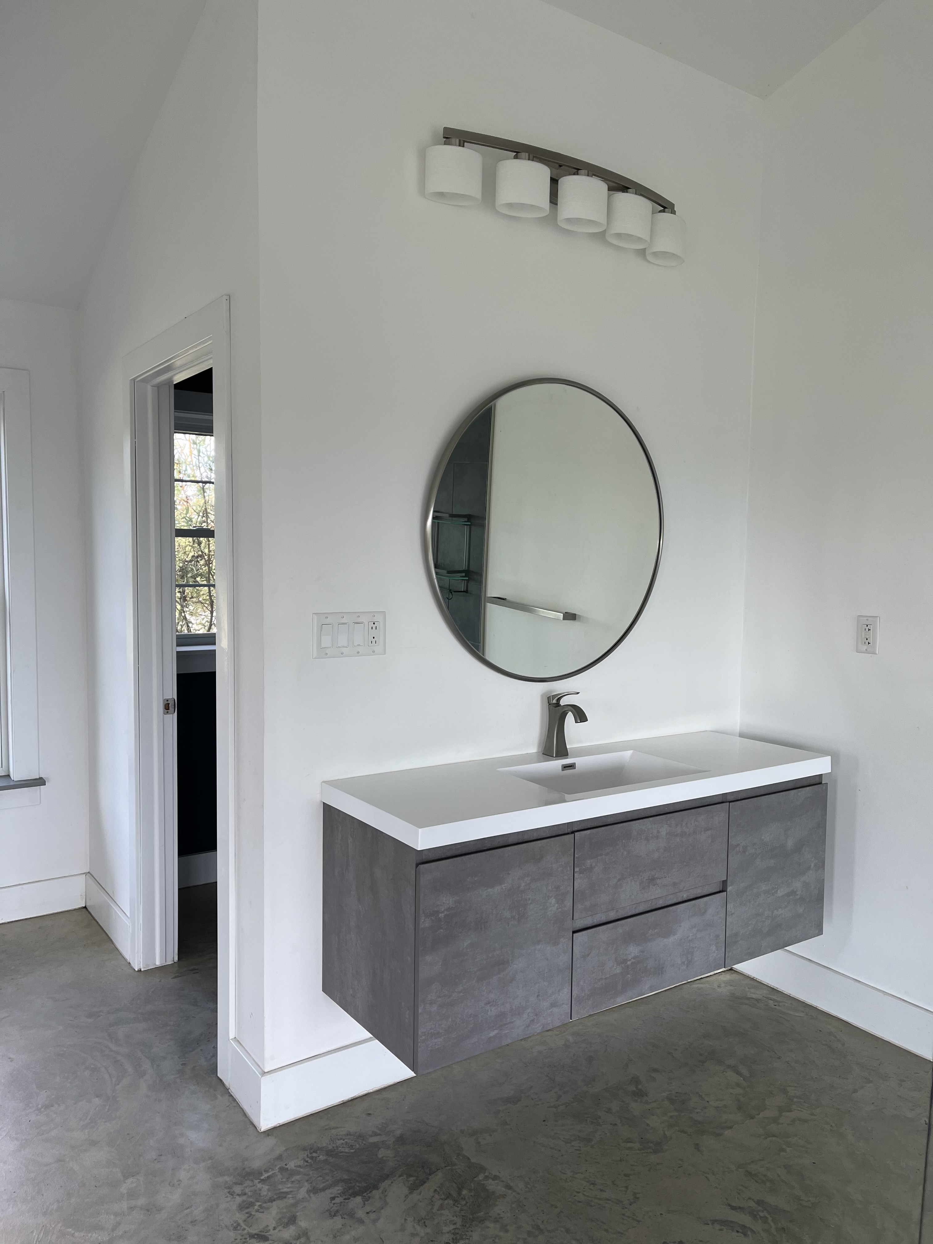 Reading, Pennsylvania, 19606, United States, 4 Bedrooms Bedrooms, ,3 BathroomsBathrooms,Residential,For Sale,1979384