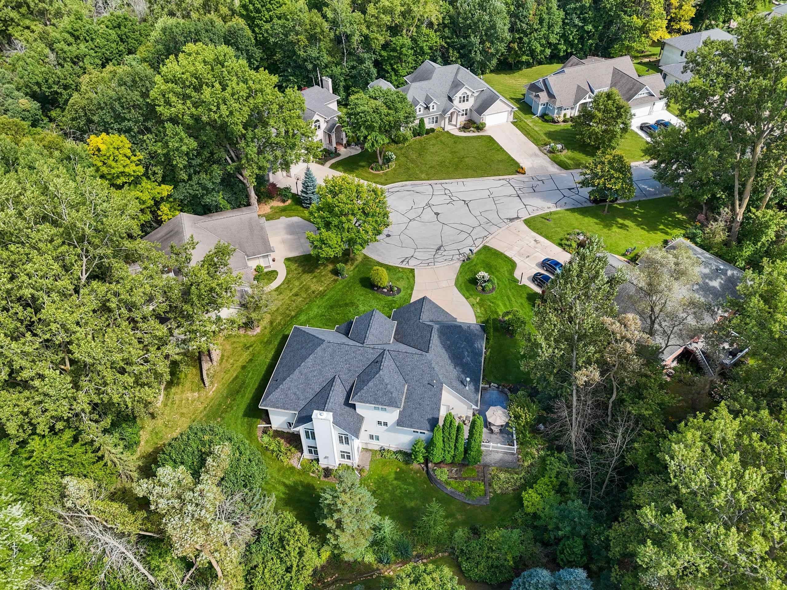 GREEN BAY, Wisconsin, 54302-5254, United States, 5 Bedrooms Bedrooms, ,4 BathroomsBathrooms,Residential,For Sale,1920394