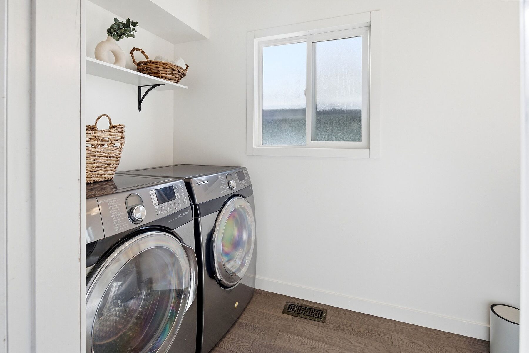  Gordon Head Family Home - 物件實景