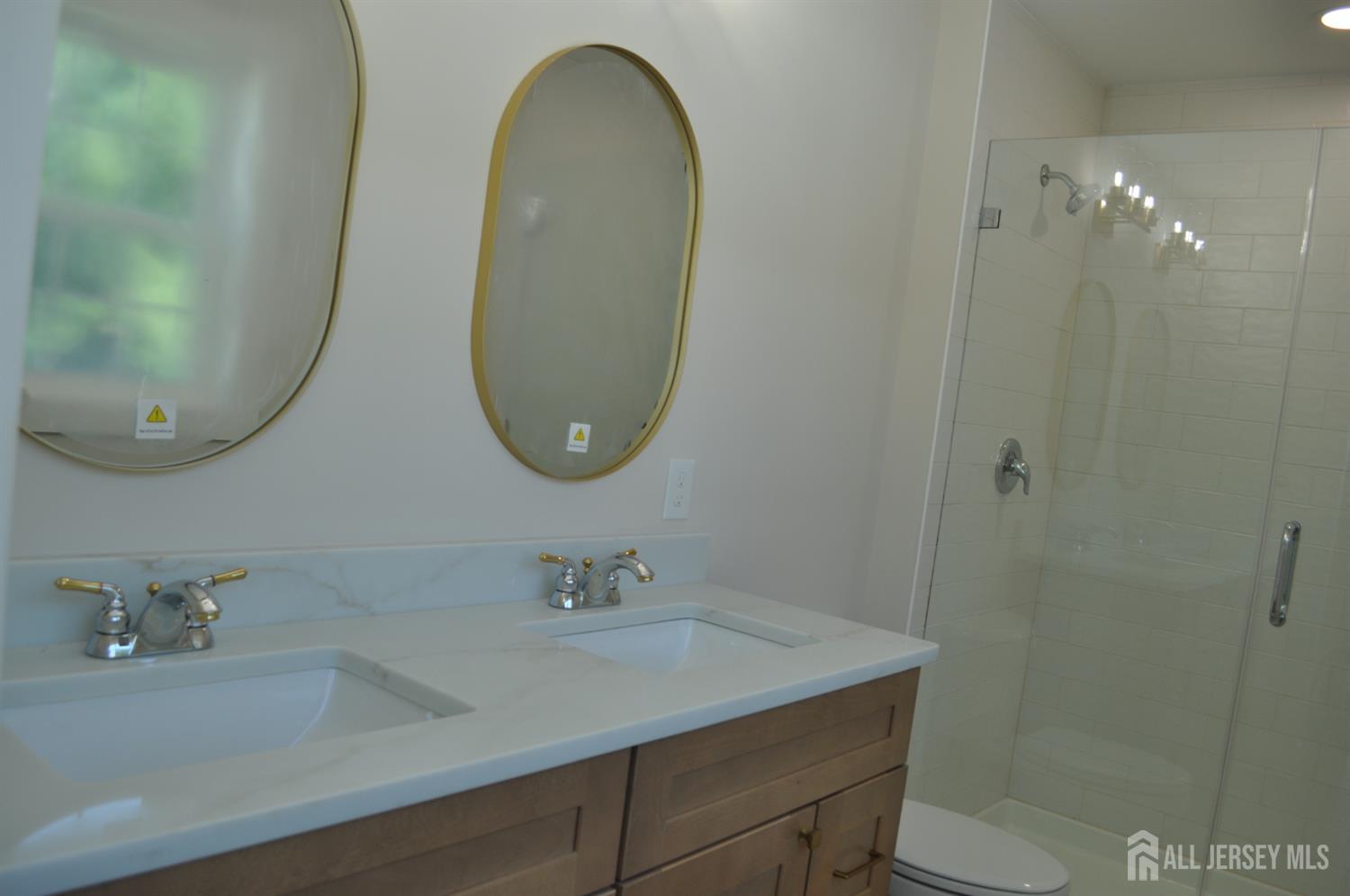 Woodbridge, New Jersey, 07095, United States, 4 Bedrooms Bedrooms, ,4 BathroomsBathrooms,Residential,For Sale,1920305