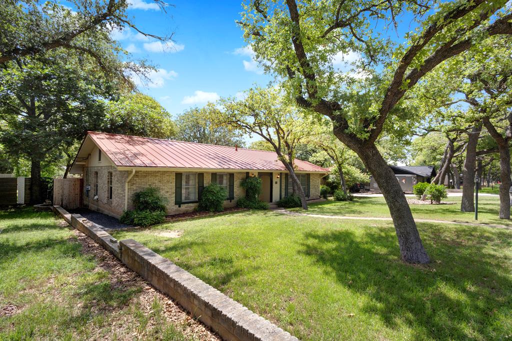 Fredericksburg, Texas, 78624, United States, 4 Bedrooms Bedrooms, ,2 BathroomsBathrooms,Residential,For Sale,2005088