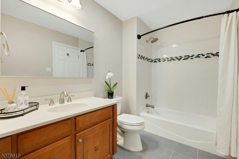 Mendham Boro, New Jersey, 07945, United States, 2 Bedrooms Bedrooms, ,3 BathroomsBathrooms,Residential,For Sale,1926186