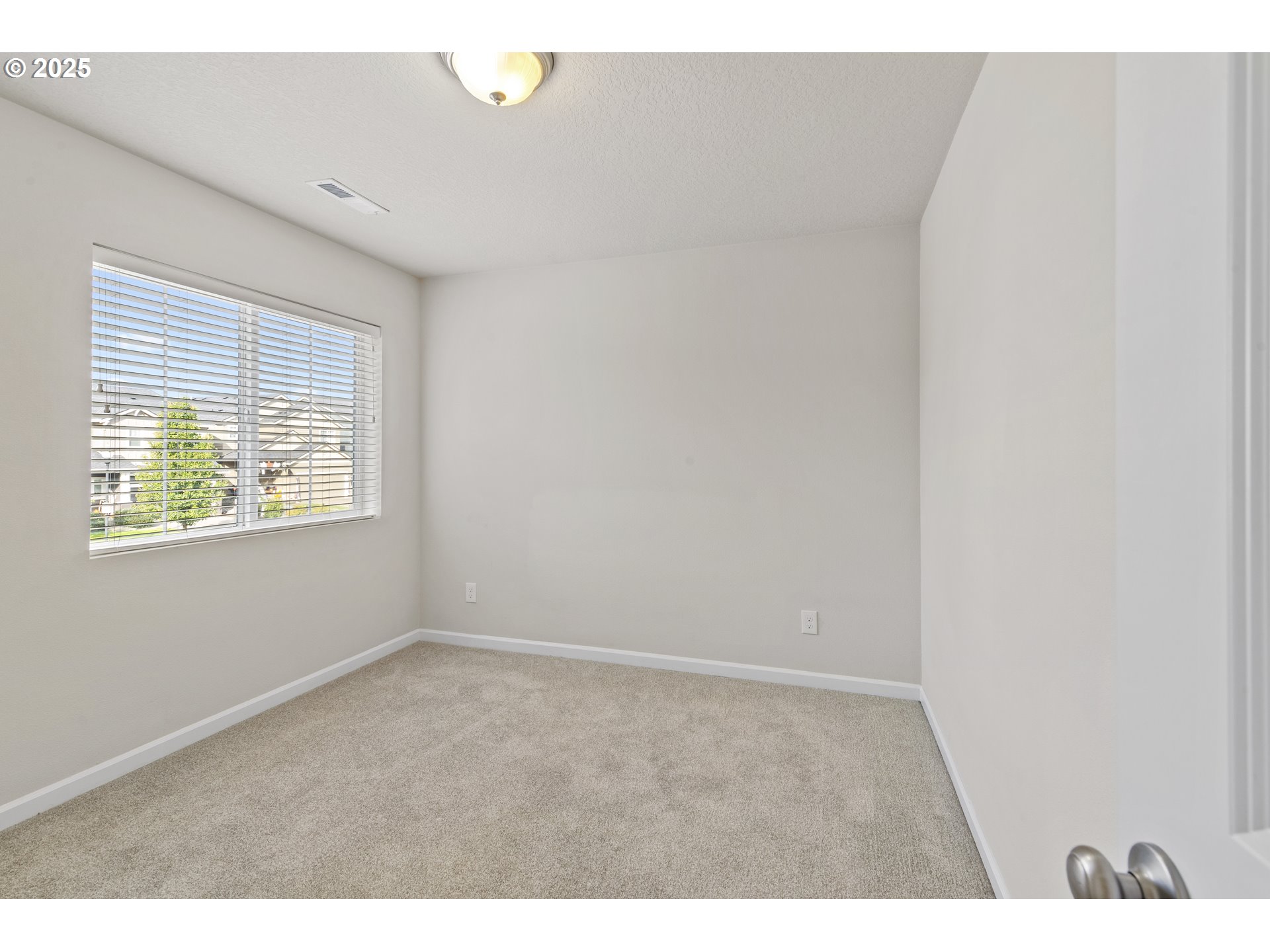 Ridgefield, Washington, 98642, United States, 4 Bedrooms Bedrooms, ,2 BathroomsBathrooms,Residential,For Sale,1970691