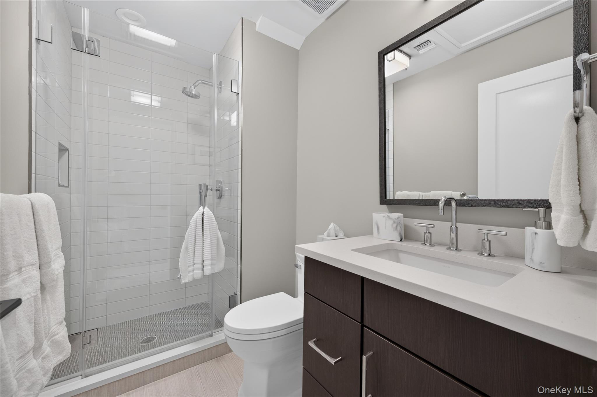  67101 Red Cedar Road, Plainview, NY, 11803 - 物件實景