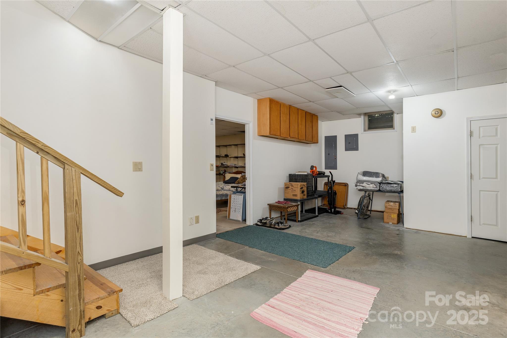 Hendersonville, North Carolina, 28792, United States, 3 Bedrooms Bedrooms, ,3 BathroomsBathrooms,Residential,For Sale,1975298