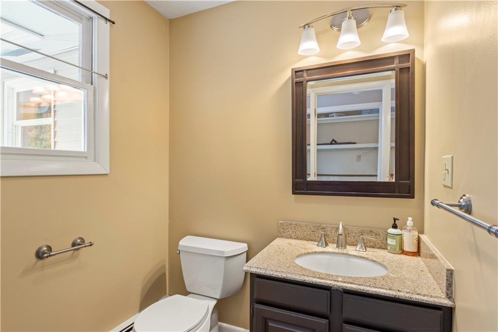 North Smithfield, Rhode Island, 02896, United States, 3 Bedrooms Bedrooms, ,3 BathroomsBathrooms,Residential,For Sale,1870589