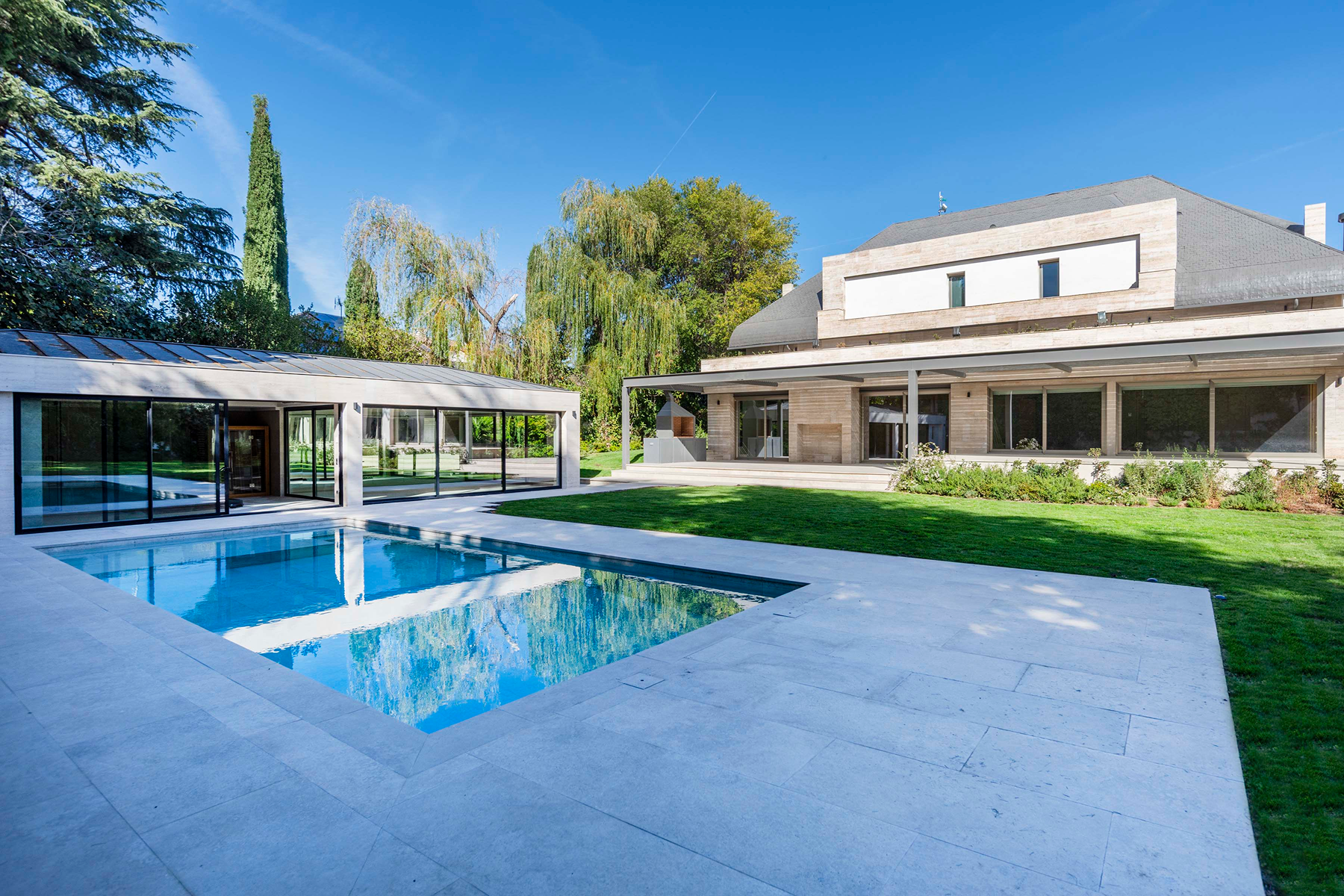  Contemporary villa with exceptional privacy in La Moraleja - 物件實景