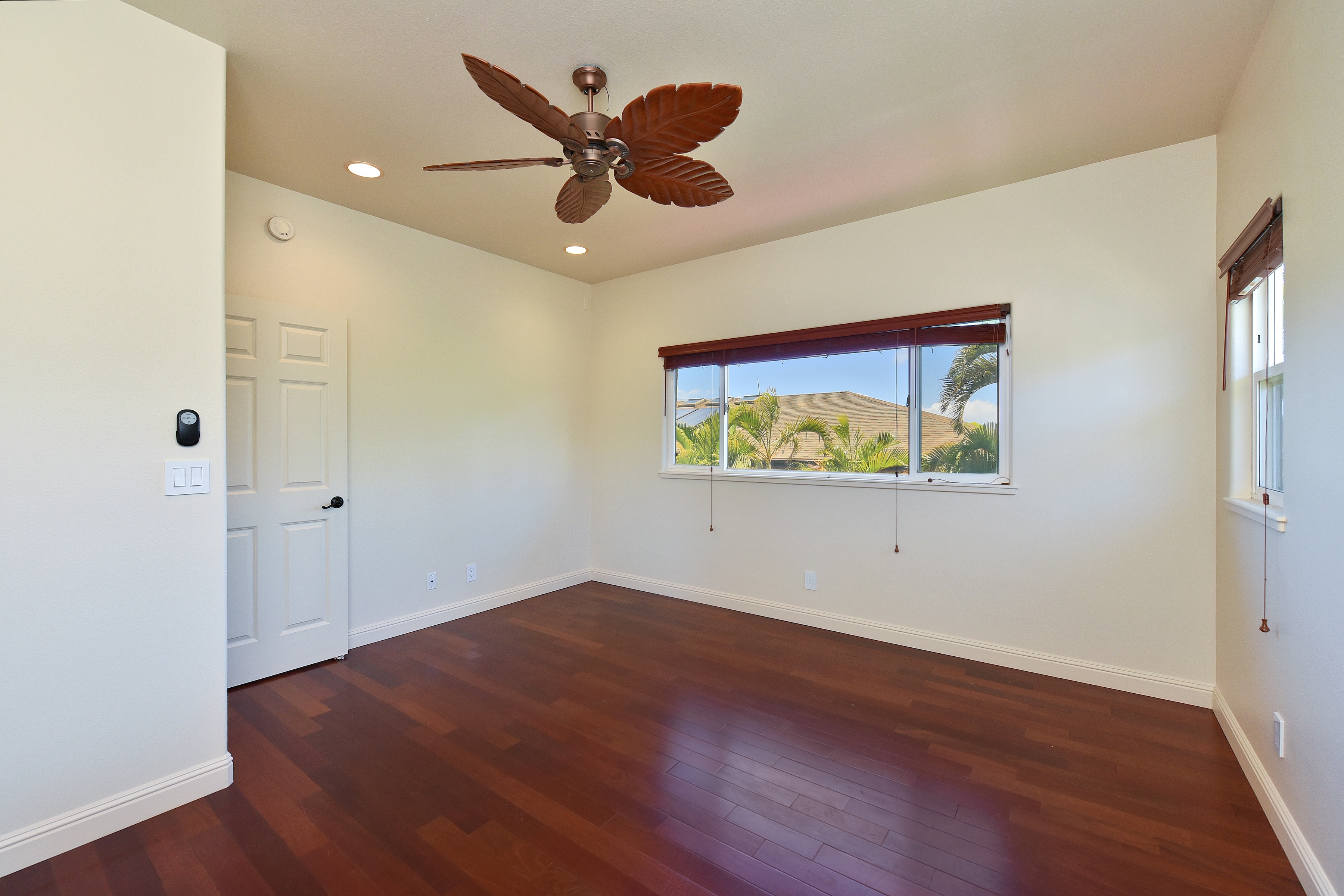  Updated two-story home featuring ocean and island views - 物件實景