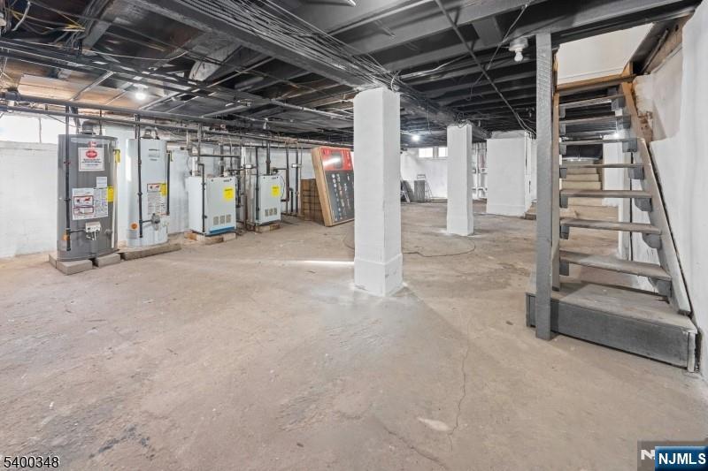 Bloomfield, New Jersey, 07003, United States, 6 Bedrooms Bedrooms, ,3 BathroomsBathrooms,Residential,For Sale,2003038