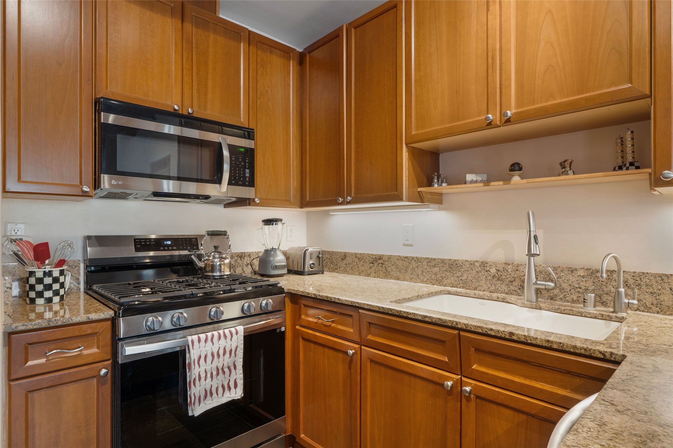  655 Bishops Lodge Road Unit B, - 物件實景