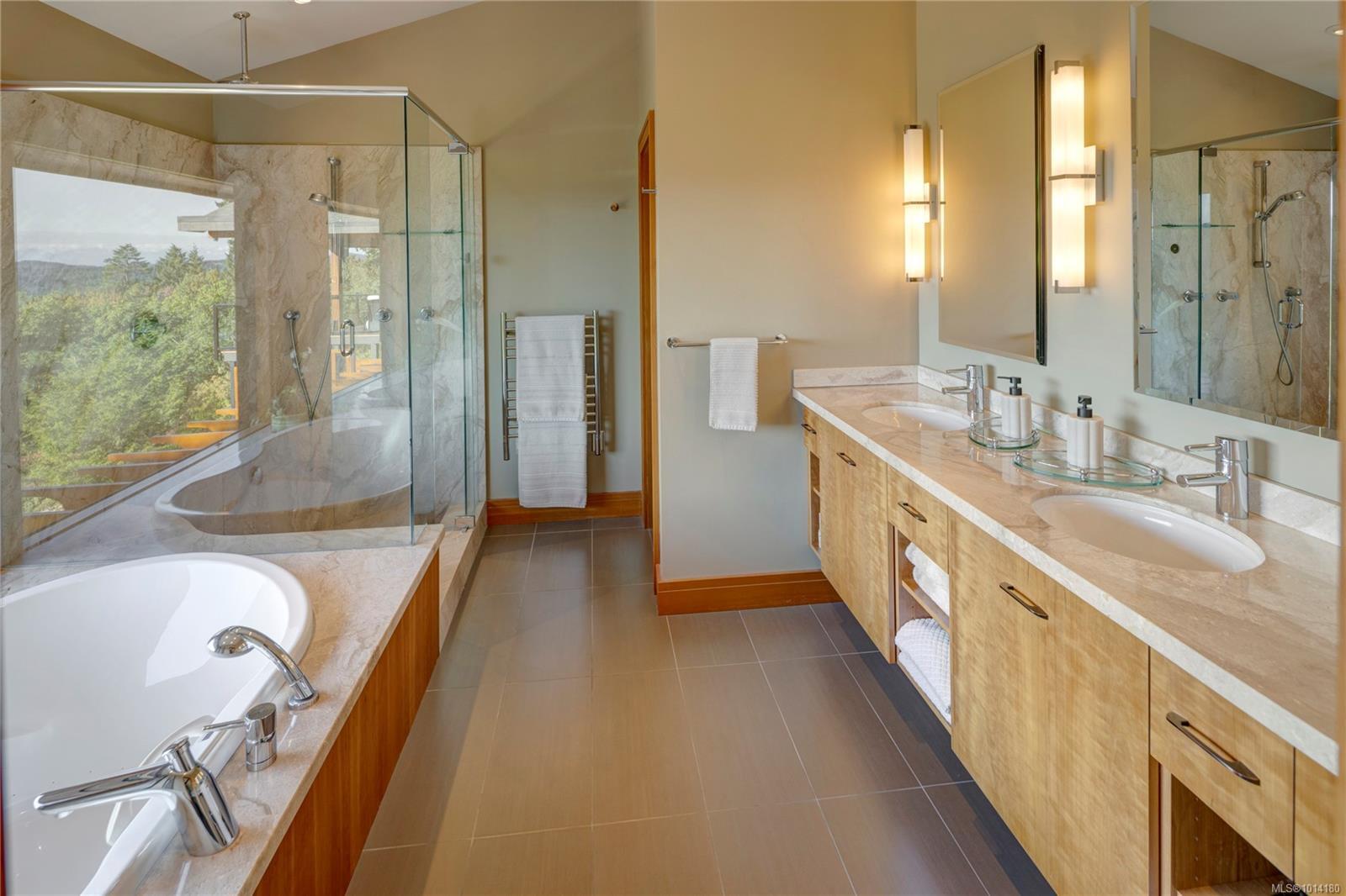 CENTRAL SAANICH, British Columbia, V8M 1S2, CA, 3 Bedrooms Bedrooms, ,Residential,For Sale,1950978
