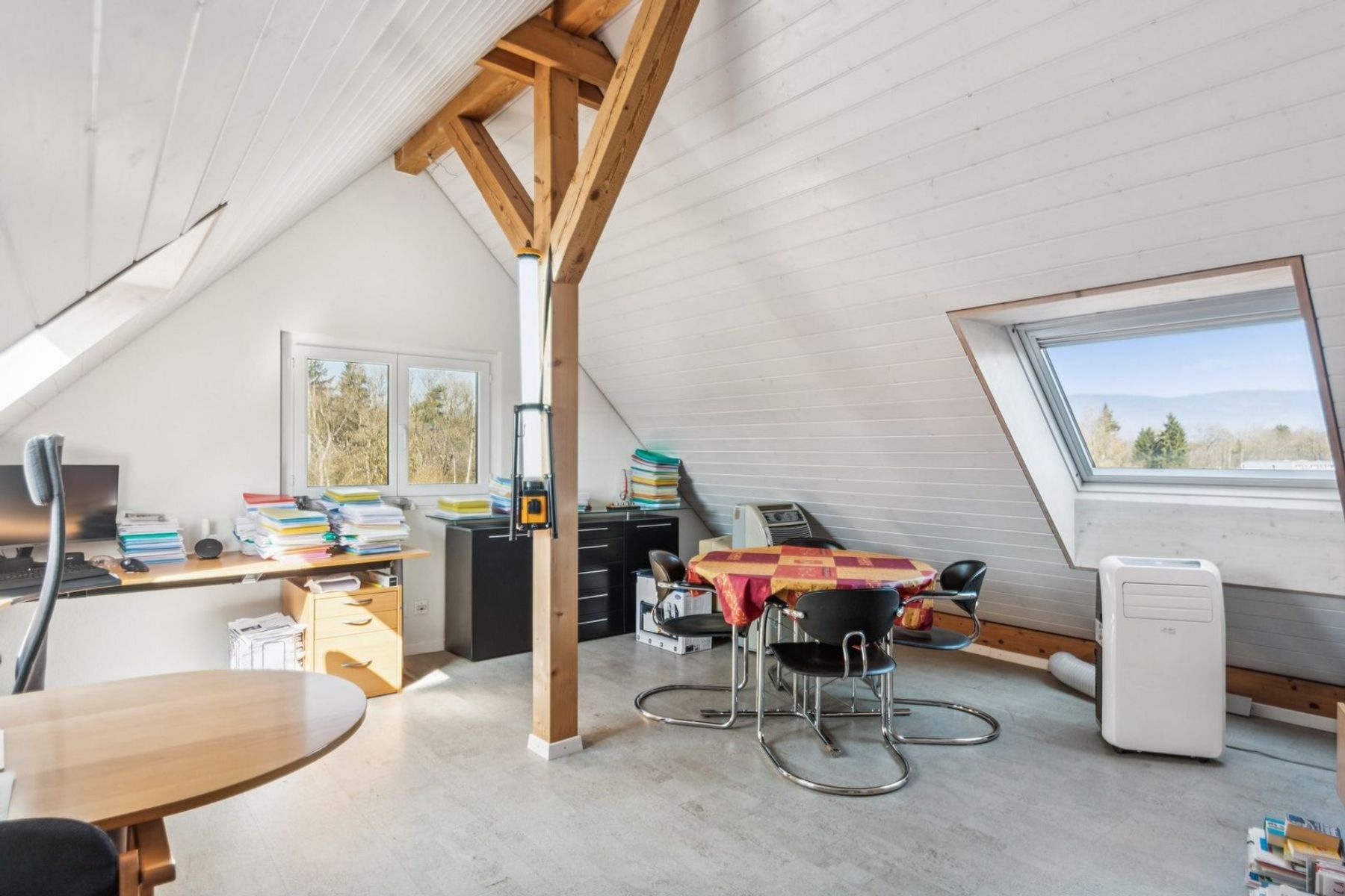  Prestigious 5.5-room duplex ?Pieds dans l