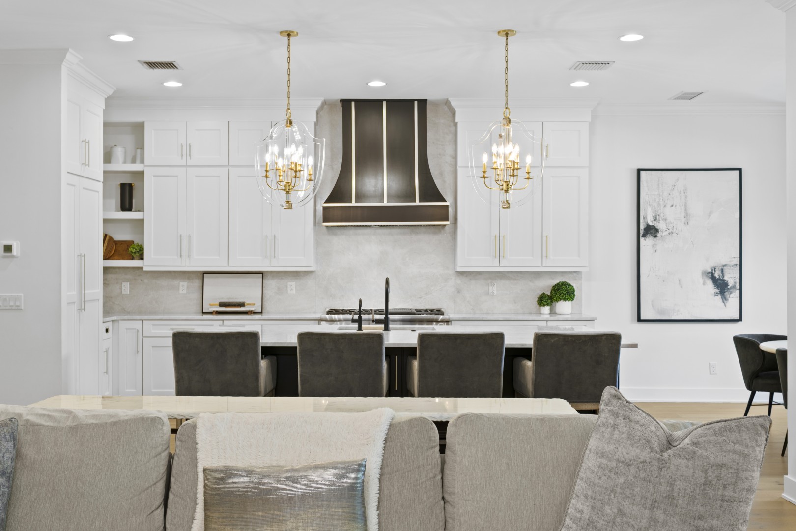 Tampa, Florida, 33609, United States, 5 Bedrooms Bedrooms, ,5 BathroomsBathrooms,Residential,For Sale,2008551