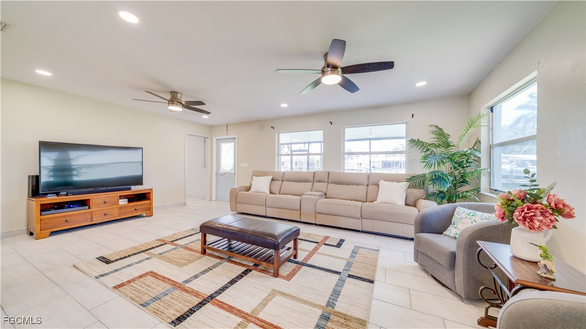 Cape Coral, Florida, 33904, United States, 3 Bedrooms Bedrooms, ,2 BathroomsBathrooms,Residential,For Sale,1973699