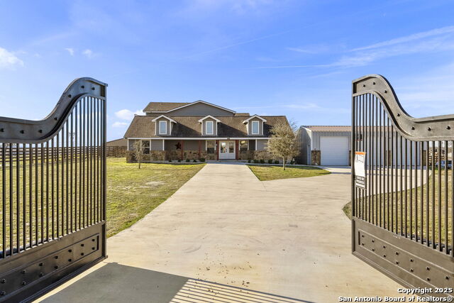 La Vernia, Texas, 78121, United States, 6 Bedrooms Bedrooms, ,4 BathroomsBathrooms,Residential,For Sale,1737147